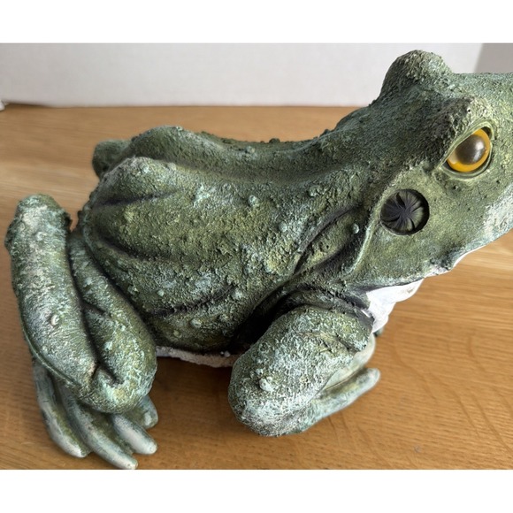 Vintage Outdoors Garden Landscape Green Frog Plastic - Picture 3 of 11